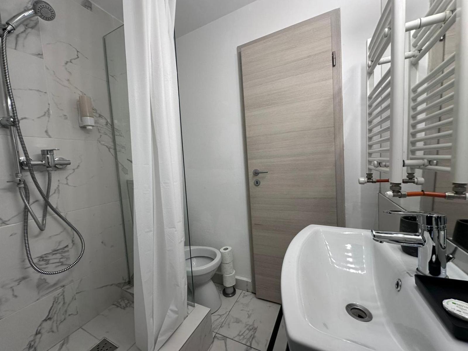 Heights Accommodation City Center Бухарест Экстерьер фото